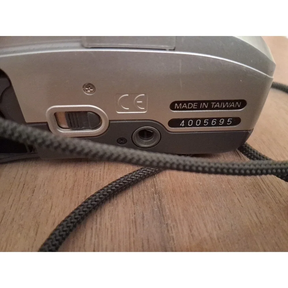 Nikon Nuvis 110i Point and Shoot APS 35mm Camera (TESTED) Need Battery